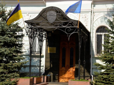 У Миколаєві звільнили прокурора за вимагання та непристойну поведінку