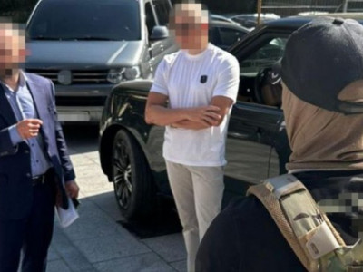 Колишній топ-податківець створив конвертаційний центр з півторамільярдним оборотом: йому обрали запобіжний захід