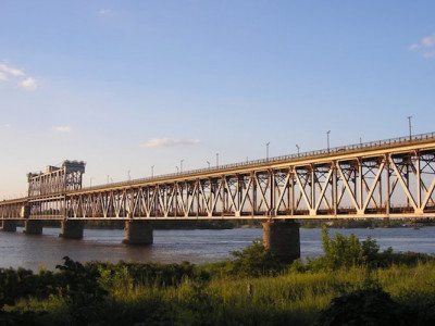 Ворог атакував Полтавщину, пошкодив міст через Дніпро