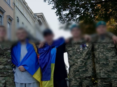 В Одесу евакуювали чотирьох військових із окупованої території