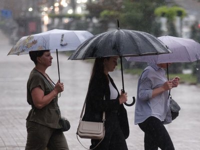 Осінь грає контрастами: де і коли в Україні чекати дощів з грозами