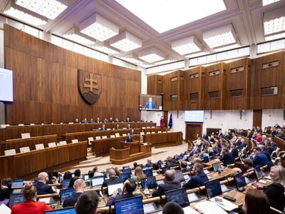 Словацькі депутати від партії Фіцо проігнорували свого лідера та не підтримали резолюцію щодо вступу України до ЄС