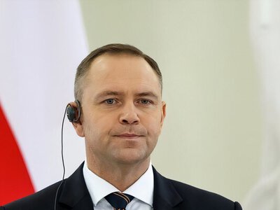 Навроцький відреагував на вторгнення дронів у Польщу. Туск скликав термінове засідання уряду