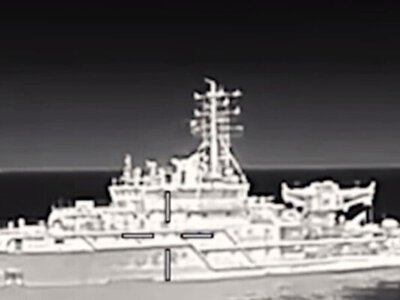 Україна уразила дорогий і рідкісний корабель РФ. У ГУР показали, як дрон дістав його біля Новоросійська. Відео