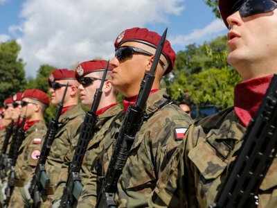 Польща розгортає 40 тисяч військових на кордоні з Білоруссю та Росією