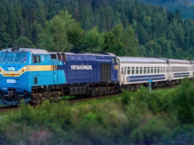 Укрзалізниця призначила на вересень додаткові потяги