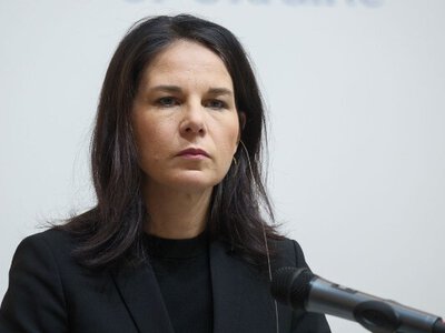 Бербок не виключає відправку миротворців ООН до України