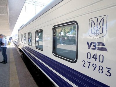 Укрзалізниця може зупинити пасажирські перевезення: що відомо?