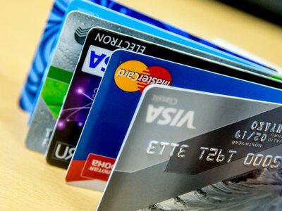 Топ-5 міфів про кредитні картки, в які досі вірять люди