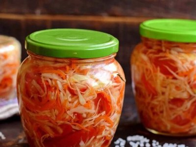 Маринована капуста «Пелюстка» з буряком і морквою: яскравий рецепт для зими