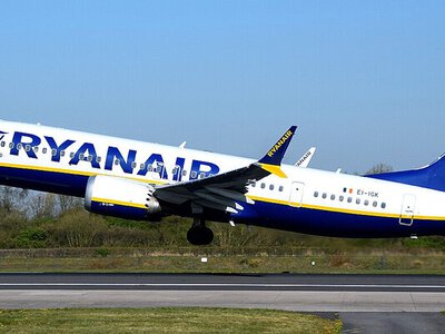 Ryanair змінює правила: які штрафи з листопада загрожують українцям в аеропортах