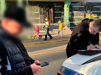 У Києві власник бив свого собаку посеред вулиці: як покарали чоловіка (фото)