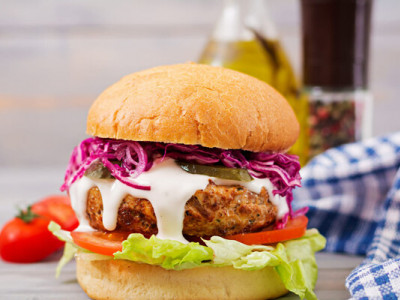 Бургер з індички з авокадо: рецепт, який затьмарить будь-який фастфуд