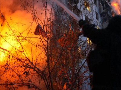Серія ракетних ударів по Запоріжжю: палає багатоповерхівка, відомо про 7 поранених (фото, відео)