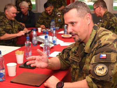 У Чехії серйозно поранили високопоставленого генерала