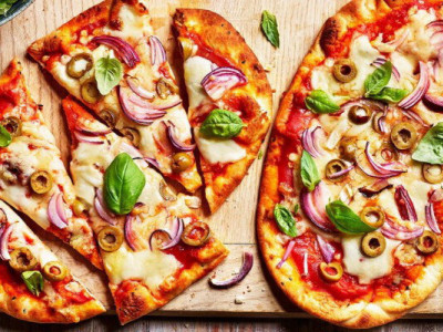 Секрети ідеального тіста на піцу, яке завжди вдається: рецепт від італійців