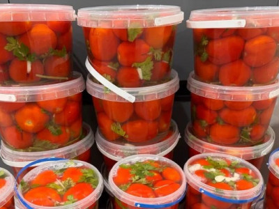 Таємниці закваски помідорів у відрах: спробуй і здивуй всіх