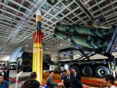 Китай розгортає ракетні бази для тиску на Тайвань — The New York Times