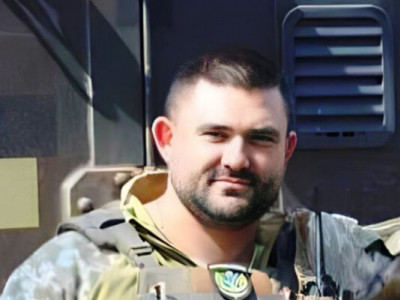 «Я кожній матері бажаю такого сина», – пам’яті загиблого на війні сина ексмера Болграда, офіцера-морпіха Олександра Калова