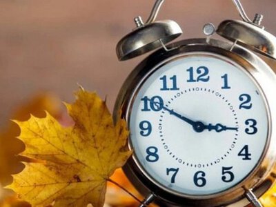 Україна переходить на зимовий час: що зміниться для кожного з нас