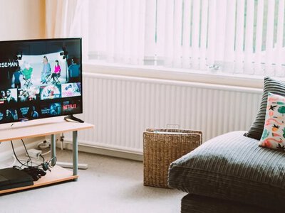 Які пристрої мотають світло 24/7 — що варто вимикати з розетки