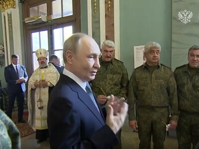 Путін відзначив день народження в оточенні військових, попів та покійних царів