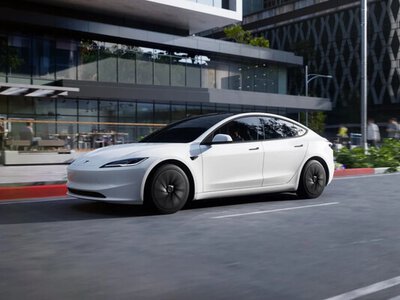 Tesla представила нові версії Model 3 і Model Y