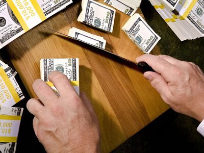 Податки почнуть списувати автоматично: кому не пощастить найбільше?