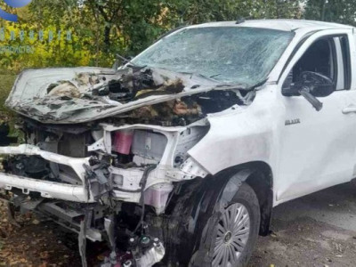 Російський безпілотник поцілив у авто енергетиків у Білопіллі