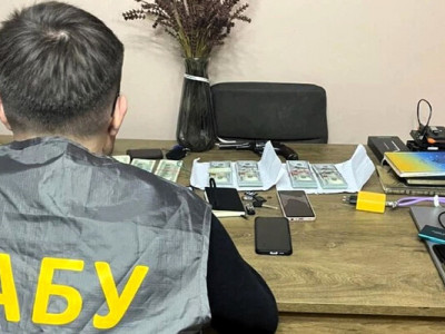 НАБУ викрило прокурора Генпрокуратури та адвокатів на спробі підкупу суддів ВАКС