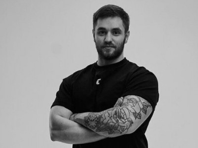 У Києві в авто виявили тіло блогера з простреленою головою: що каже поліція