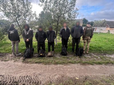 На Буковині прикордонники затримали групу порушників, які купили “карту втечі” за тисячі євро
