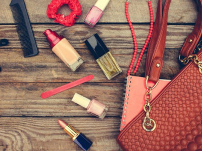 Речі, які повинні лежати у сумочці кожної жінки