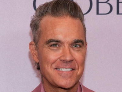 Навіть затримав випуск нового альбому: Роббі Вільямс заздрить успіху Тейлор Свіфт