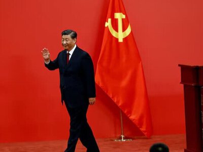 Китай не відмовиться від “економіки виробництва” у гонитві зі США: які ризики і перспективи для світу?