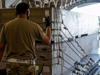 Україна отримала дві партії американської зброї, - Bloomberg