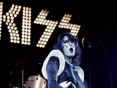Помер учасник легендарного гурту KISS