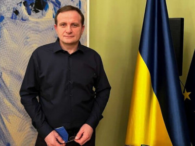 Художник із Рівненщини, який живе в Німеччині, пише картини, що повертають додому навіть поглядом