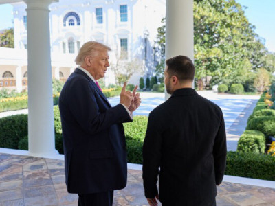На зустрічі в Білому домі Трамп закликав Зеленського прийняти умови Путіна, бо інакше той його знищить, — FT