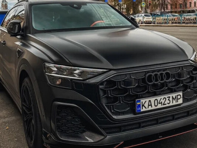 У Києві помітили потужний кросовер Audi за 4,5 мільйона із цікавим тюнінгом (ФОТО)