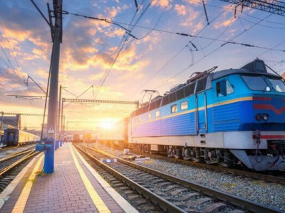 Через масовані обстріли по Україні затримуються та змінюють маршрути окремі поїзди