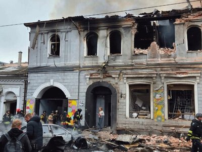 «Очевидно, що росія нахабніє»: Зеленський показав наслідки удару по дитсадку у Харкові