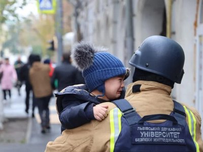 Росіяни вдарили по дитячому садку у Харкові: є загиблий і поранені