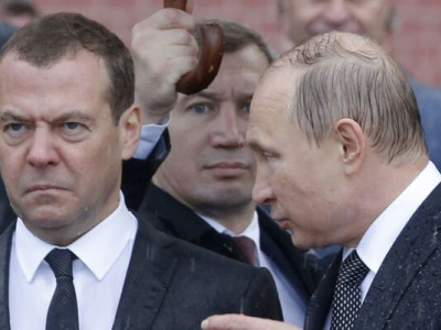 У РФ ротом Мєдвєдєва прокоментували відмову Трампа від зустрічі з Путіним у Будапешті