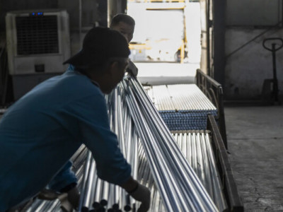 Китай демонструє зростання за рахунок експорту, але внутрішня економіка слабшає — Пекін готує новий п’ятирічний план