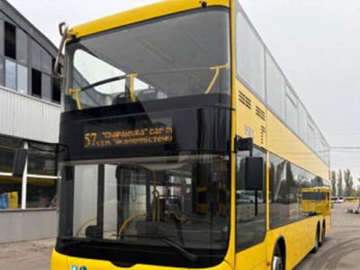 У Києві вперше в історії запускають двоповерховий міський автобус (ФОТО)