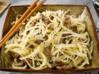 Камді ча. Салат по-корейськи з картоплі, який вразитиь своїм смаком