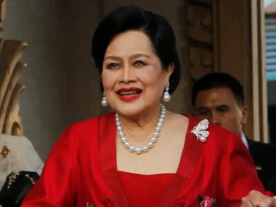 У Таїланді померла королева-мати Сірікіт