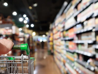 Закриття супермаркетів: економія змушує росіян шукати дешевші магазини