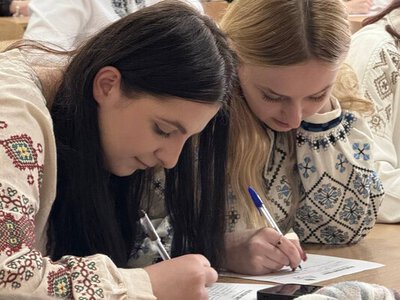 Понад 300 учасників: як писали радіодиктант національної єдності в УКД